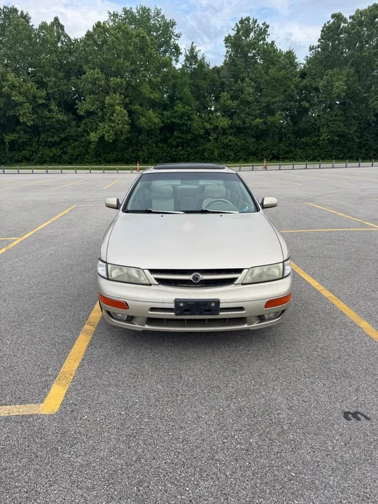 1999 Nissan Maxima 4th Gen - Image 2 of 9