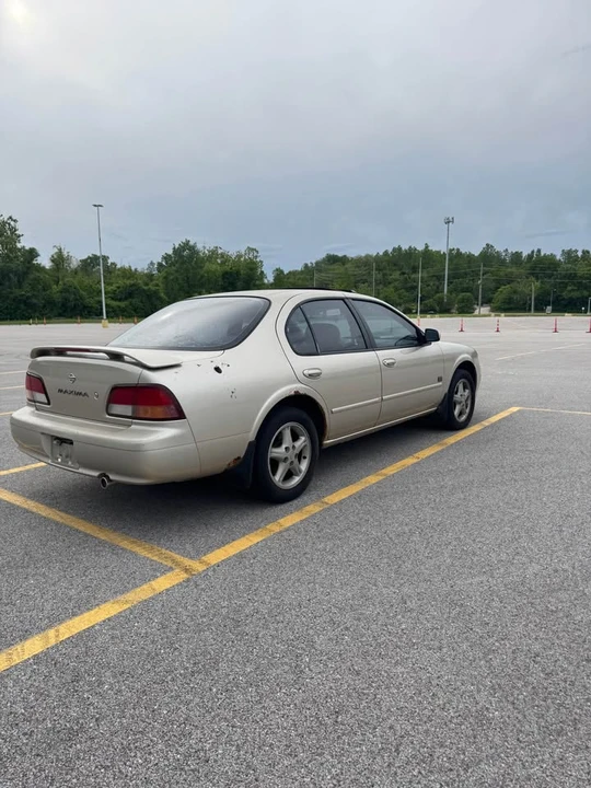 1999 Nissan Maxima 4th Gen - Image 4 of 9