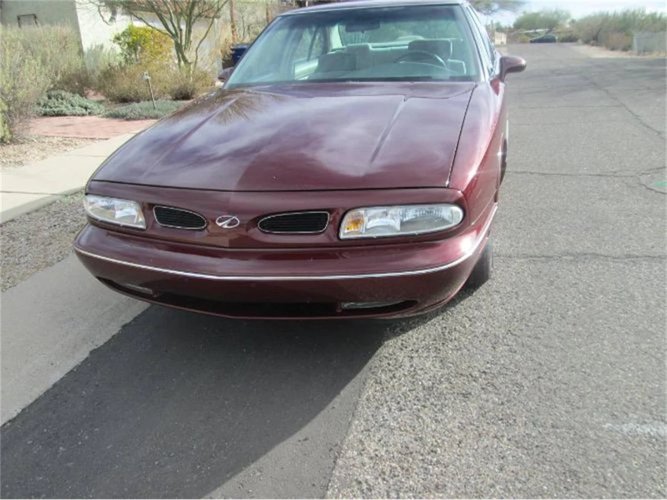 1999 Oldsmobile 88 - Image 17 of 18