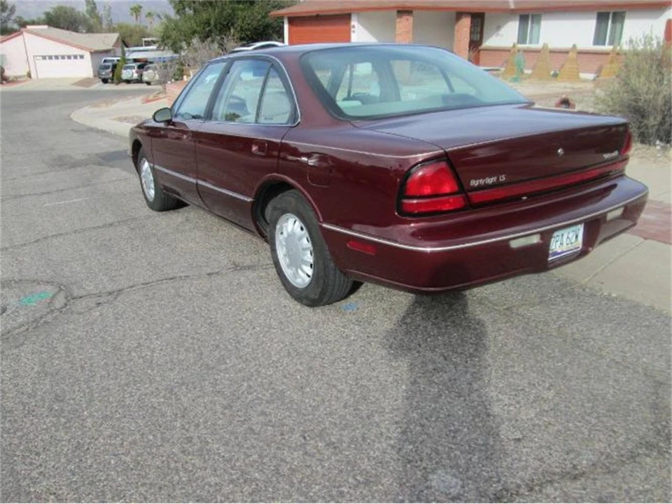 1999 Oldsmobile 88 - Image 9 of 18