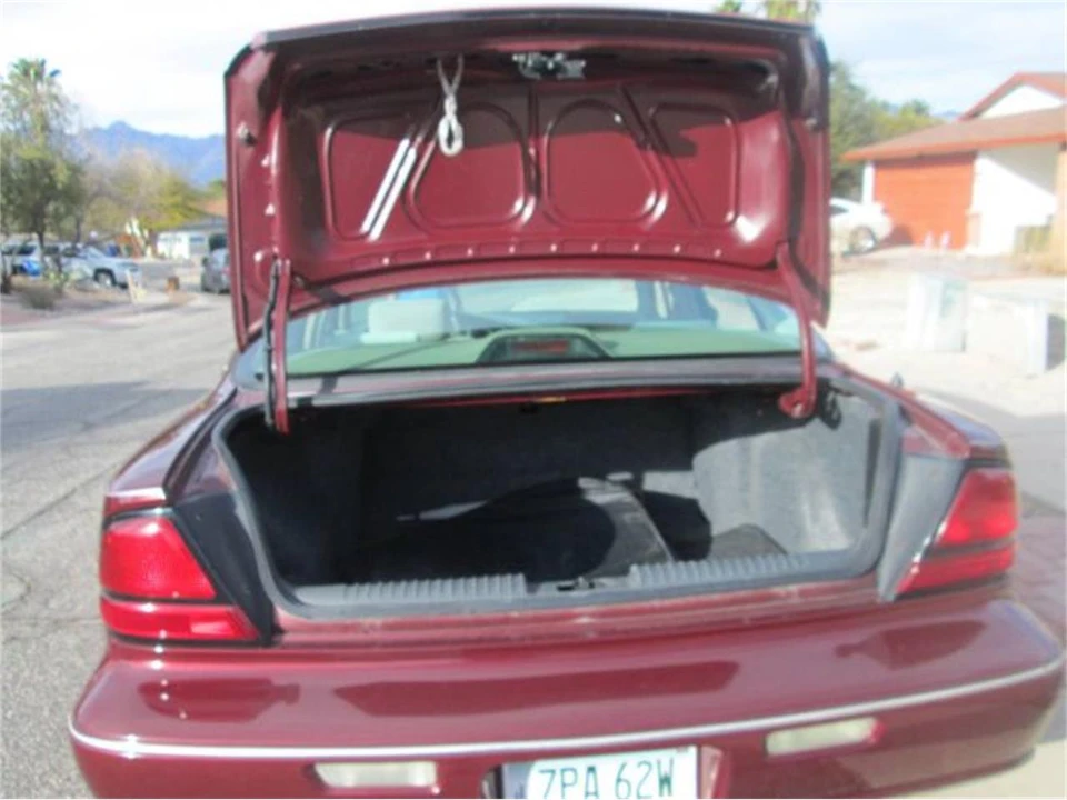 1999 Oldsmobile 88 - Image 6 of 18