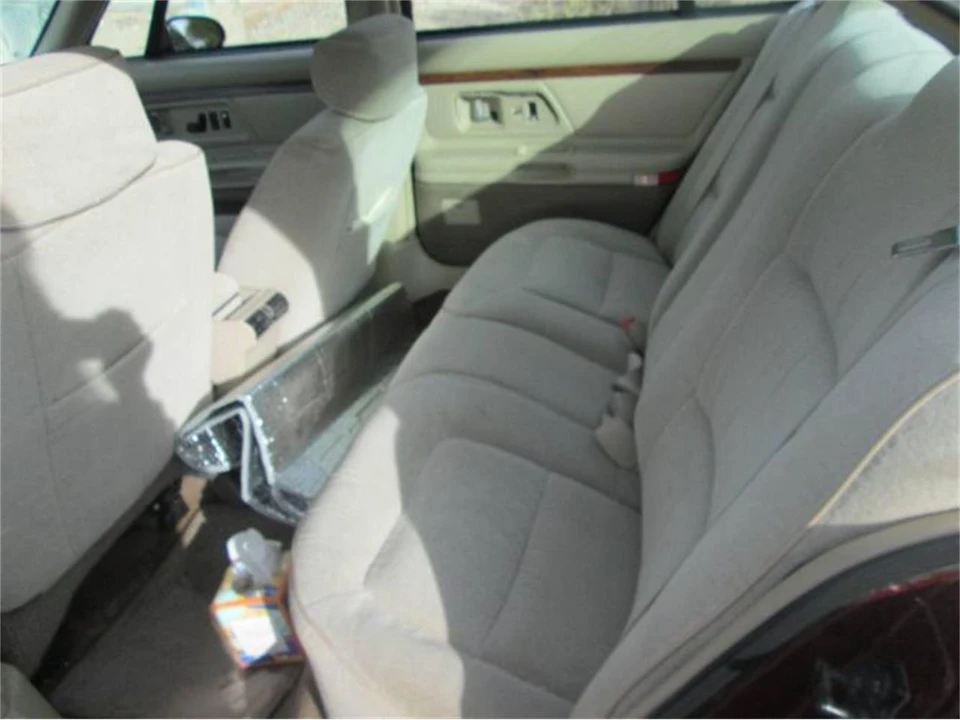 1999 Oldsmobile 88 - Image 12 of 18