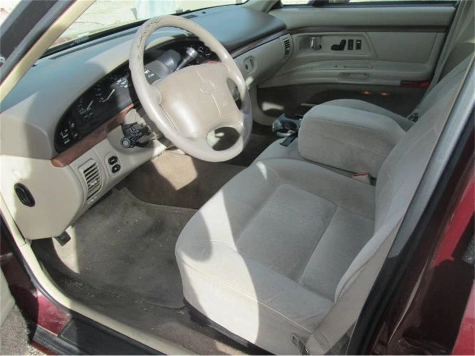 1999 Oldsmobile 88 - Image 14 of 18
