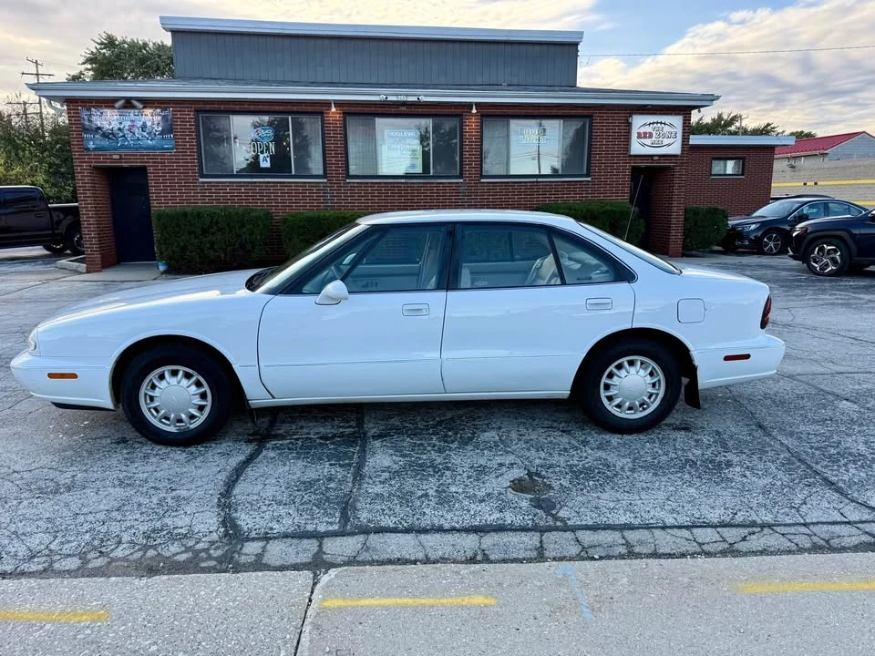 1999 Oldsmobile 88 - Image 2 of 12