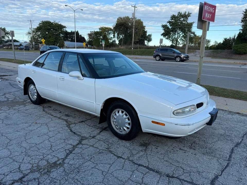 1999 Oldsmobile 88 - Image 4 of 12