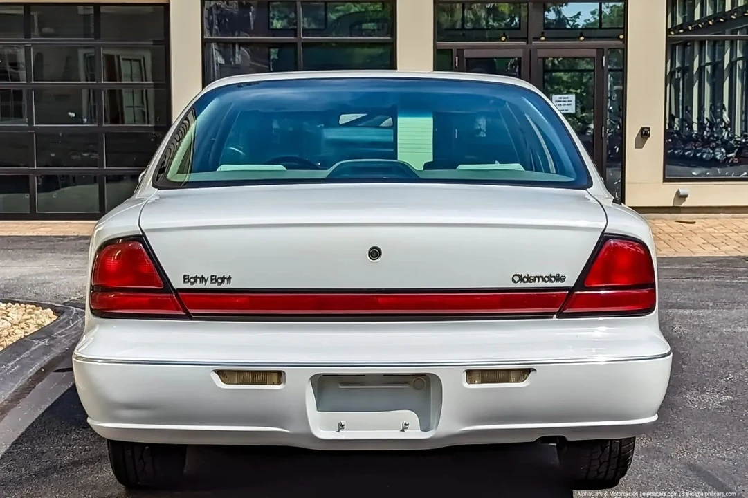 1999 Oldsmobile 88 - Image 6 of 21