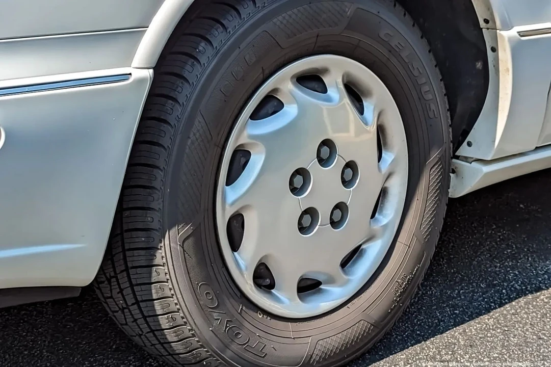 1999 Oldsmobile 88 - Image 19 of 21