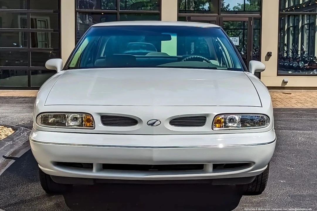 1999 Oldsmobile 88 - Image 2 of 21