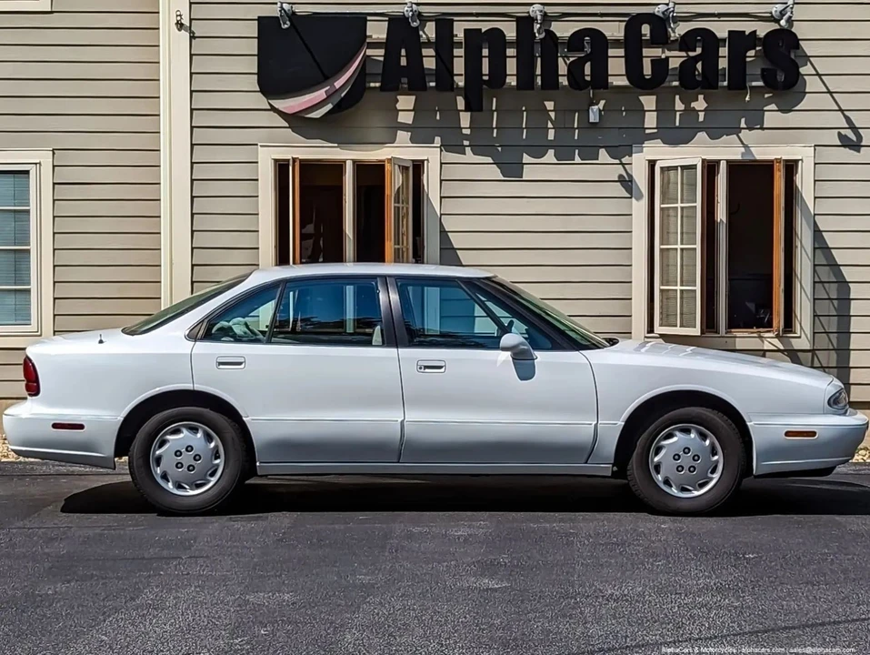 1999 Oldsmobile 88 - Image 8 of 21
