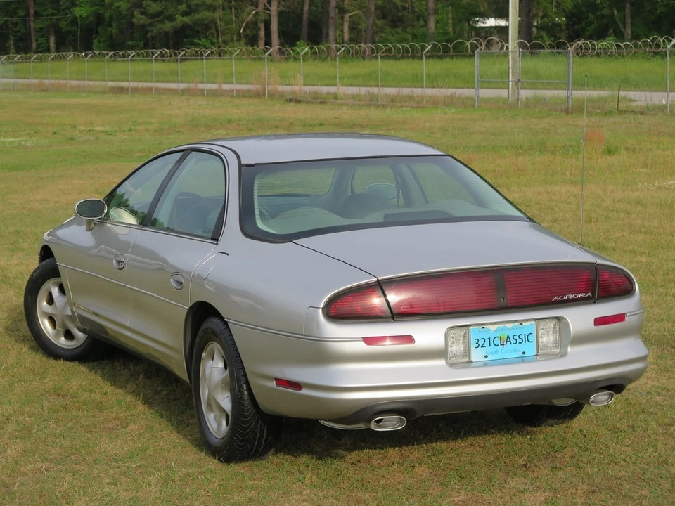 1999 Oldsmobile Aurora - Image 2 of 2