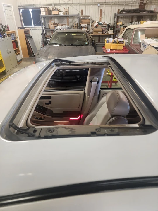 1999 Oldsmobile Aurora - Image 15 of 21