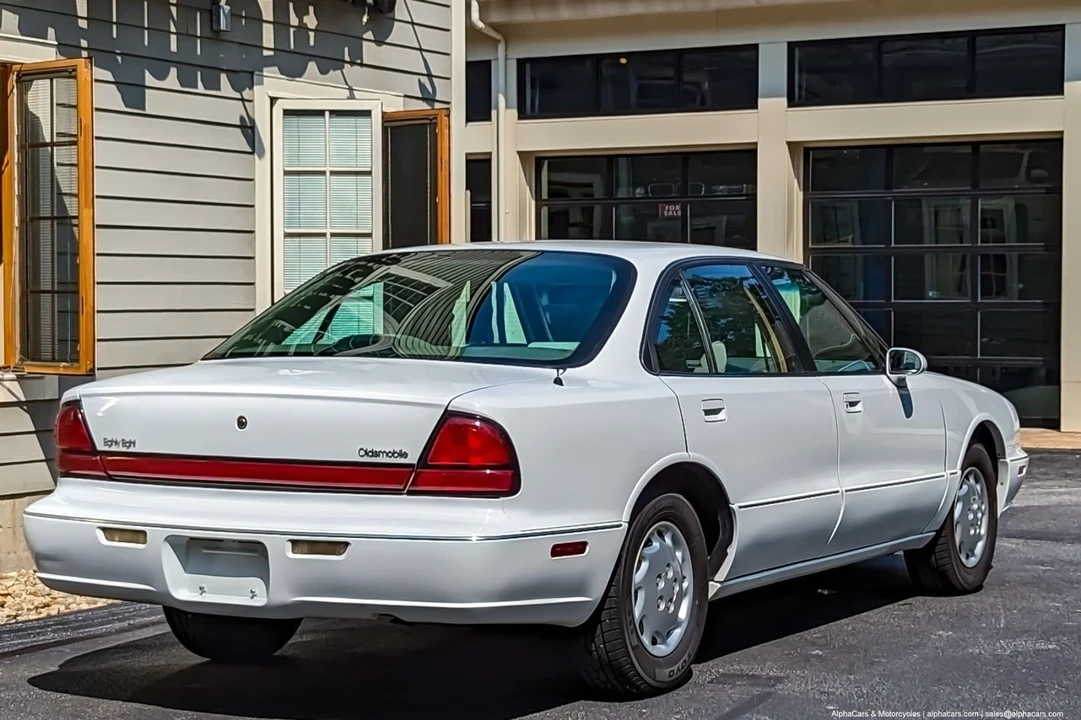 1999 Oldsmobile 88 - Image 7 of 21