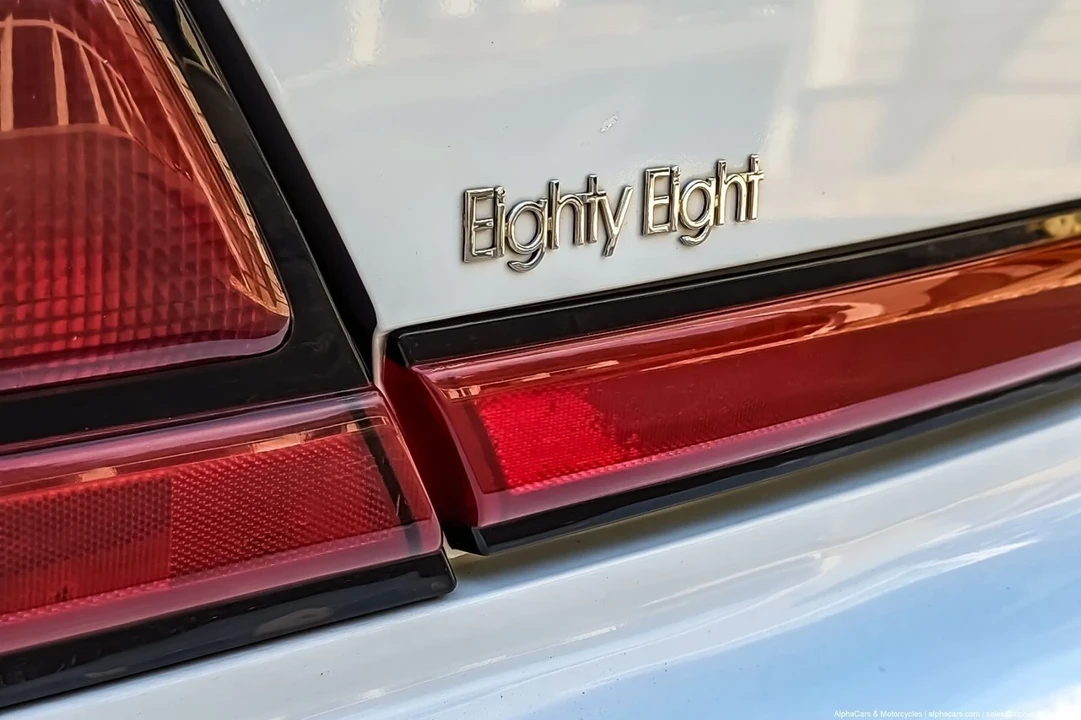 1999 Oldsmobile 88 - Image 13 of 21
