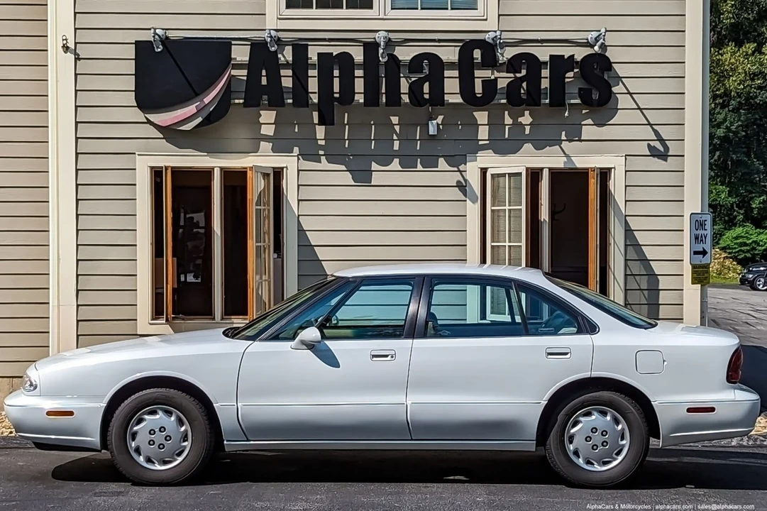 1999 Oldsmobile 88 - Image 4 of 21