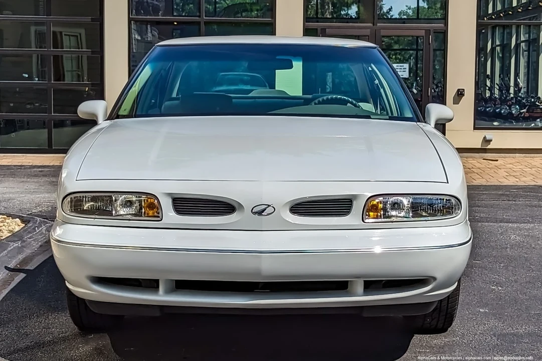 1999 Oldsmobile 88 - Image 2 of 21