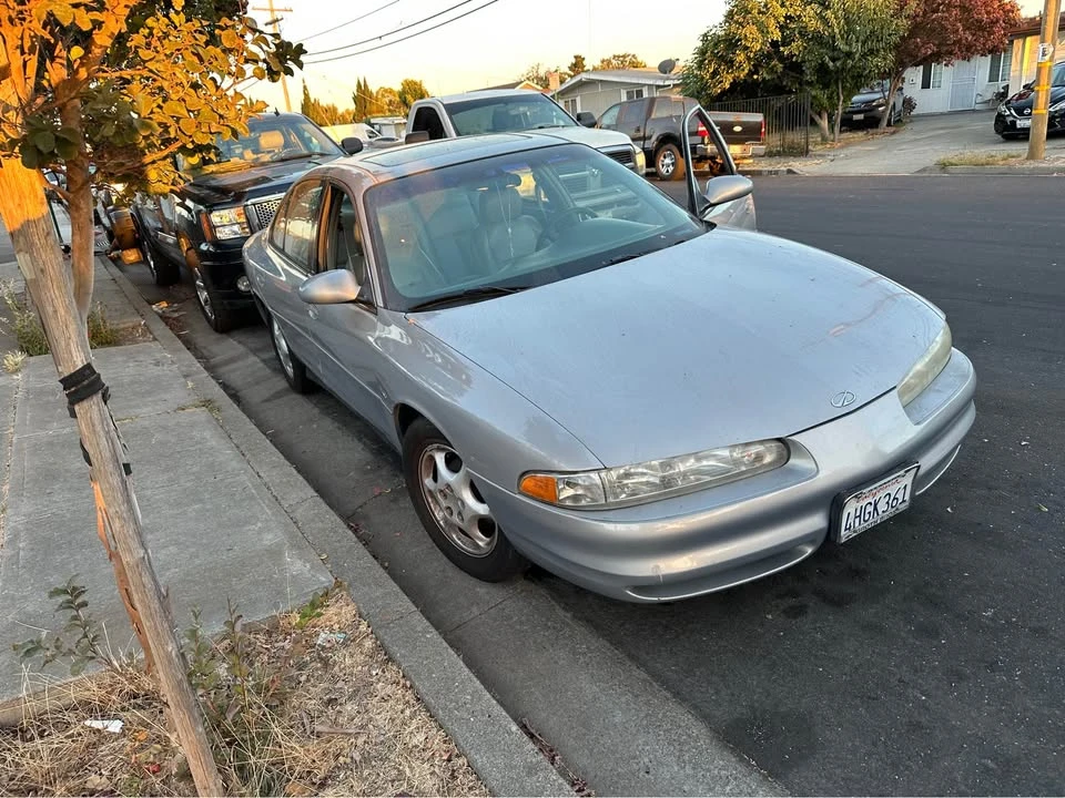1999 Oldsmobile - Image 2 of 4