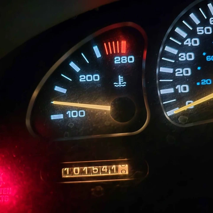 1999 Oldsmobile Aurora - Image 3 of 10