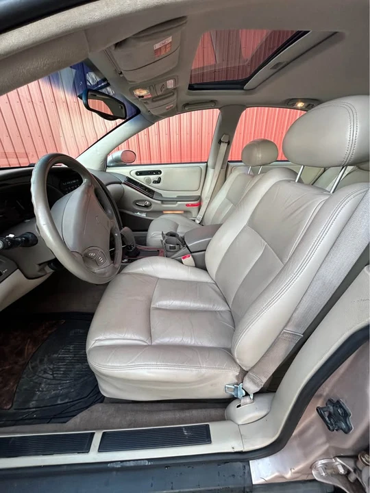 1999 Oldsmobile Aurora - Image 11 of 18