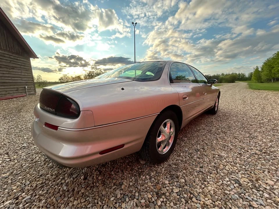 1999 Oldsmobile Aurora - Image 8 of 18