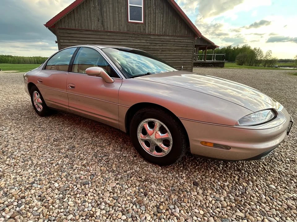 1999 Oldsmobile Aurora - Image 5 of 18