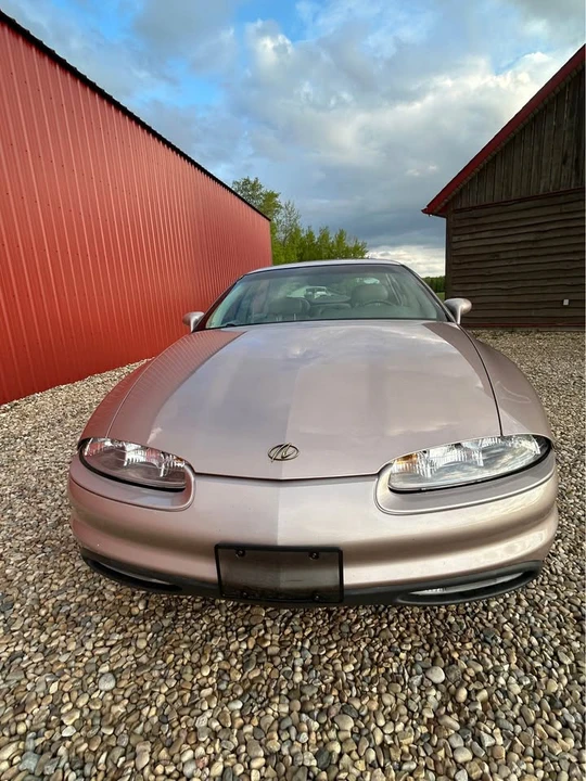 1999 Oldsmobile Aurora - Image 4 of 18