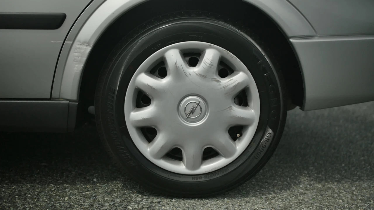 1999 Opel - Image 29 of 31