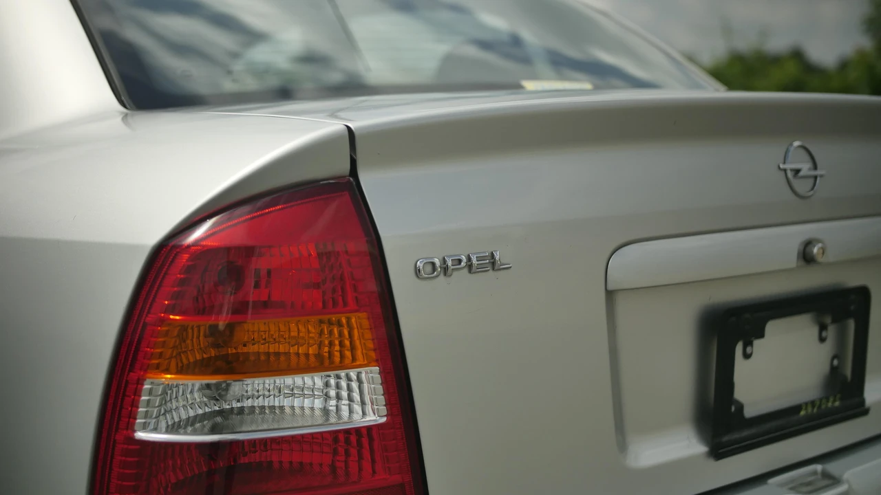 1999 Opel - Image 24 of 31