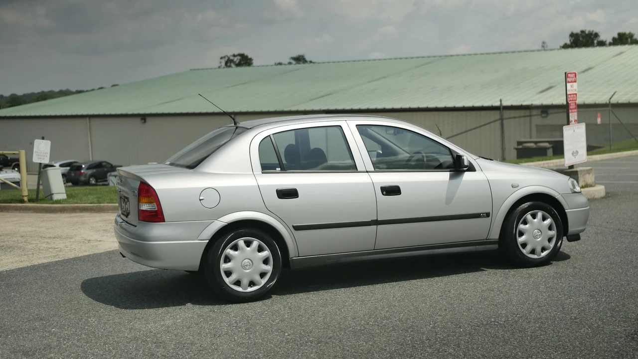 1999 Opel - Image 11 of 31