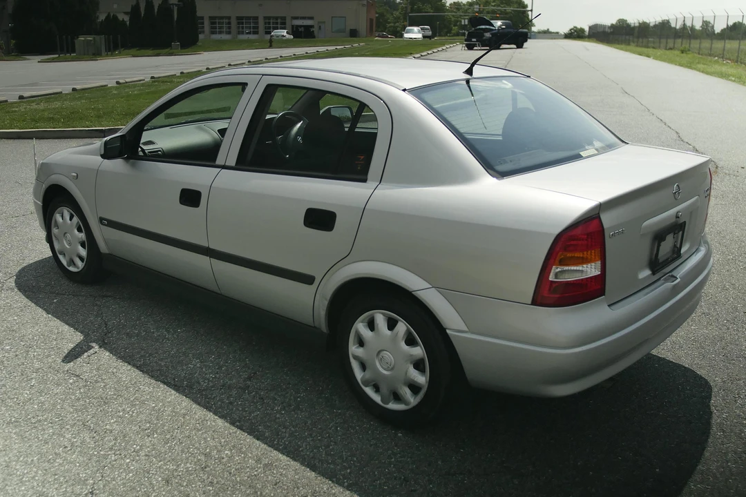 1999 Opel - Image 4 of 31