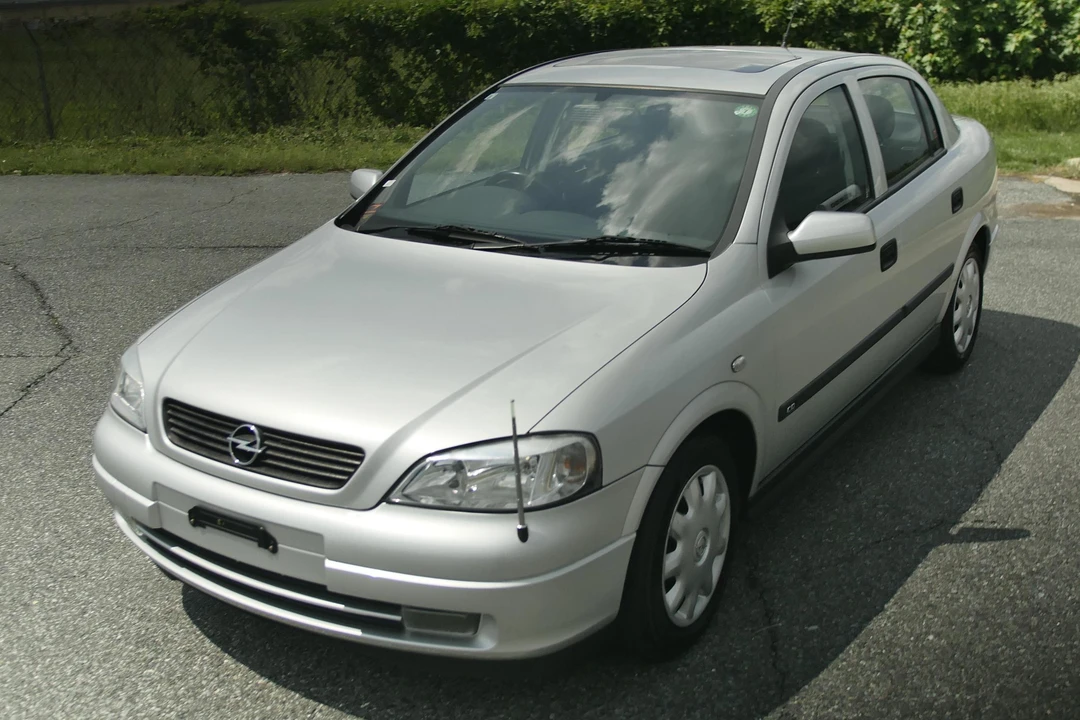 1999 Opel - Image 2 of 31