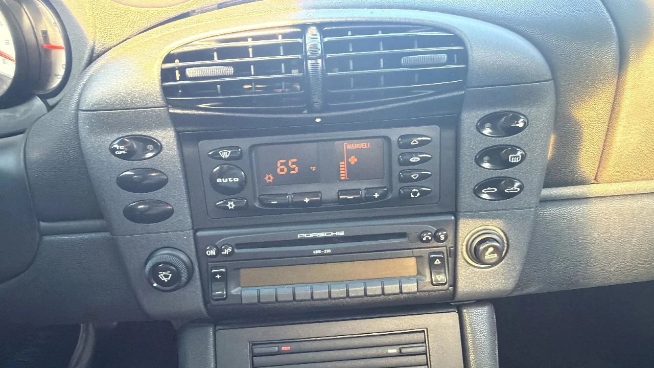 1999 Porsche 996 Carrera - Image 19 of 31
