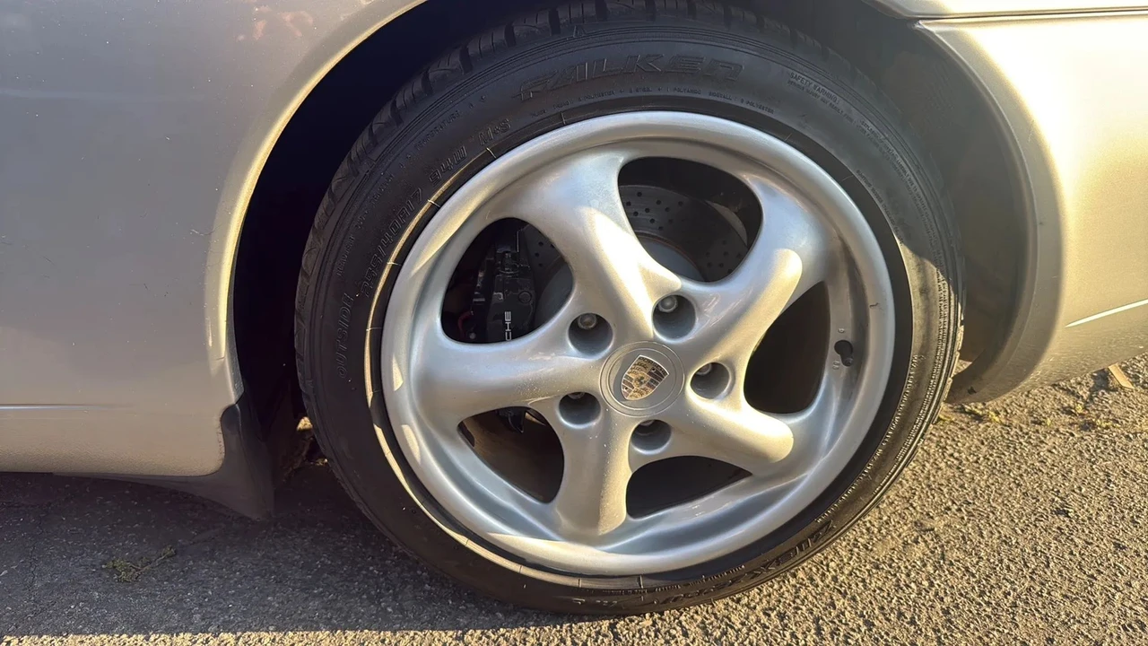 1999 Porsche 996 Carrera - Image 16 of 31