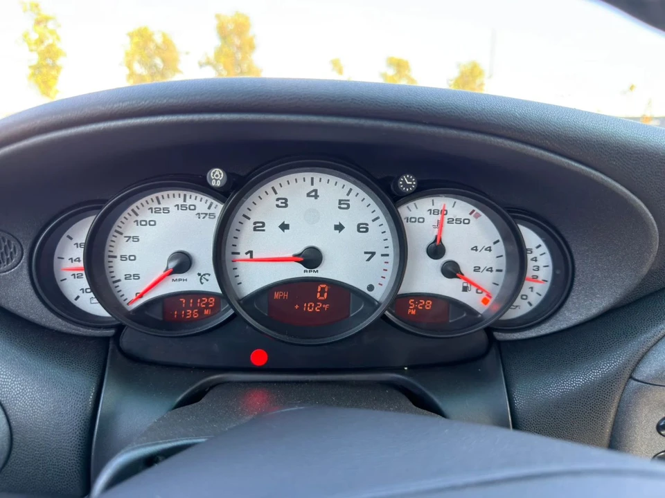 1999 Porsche 996 Carrera - Image 11 of 31