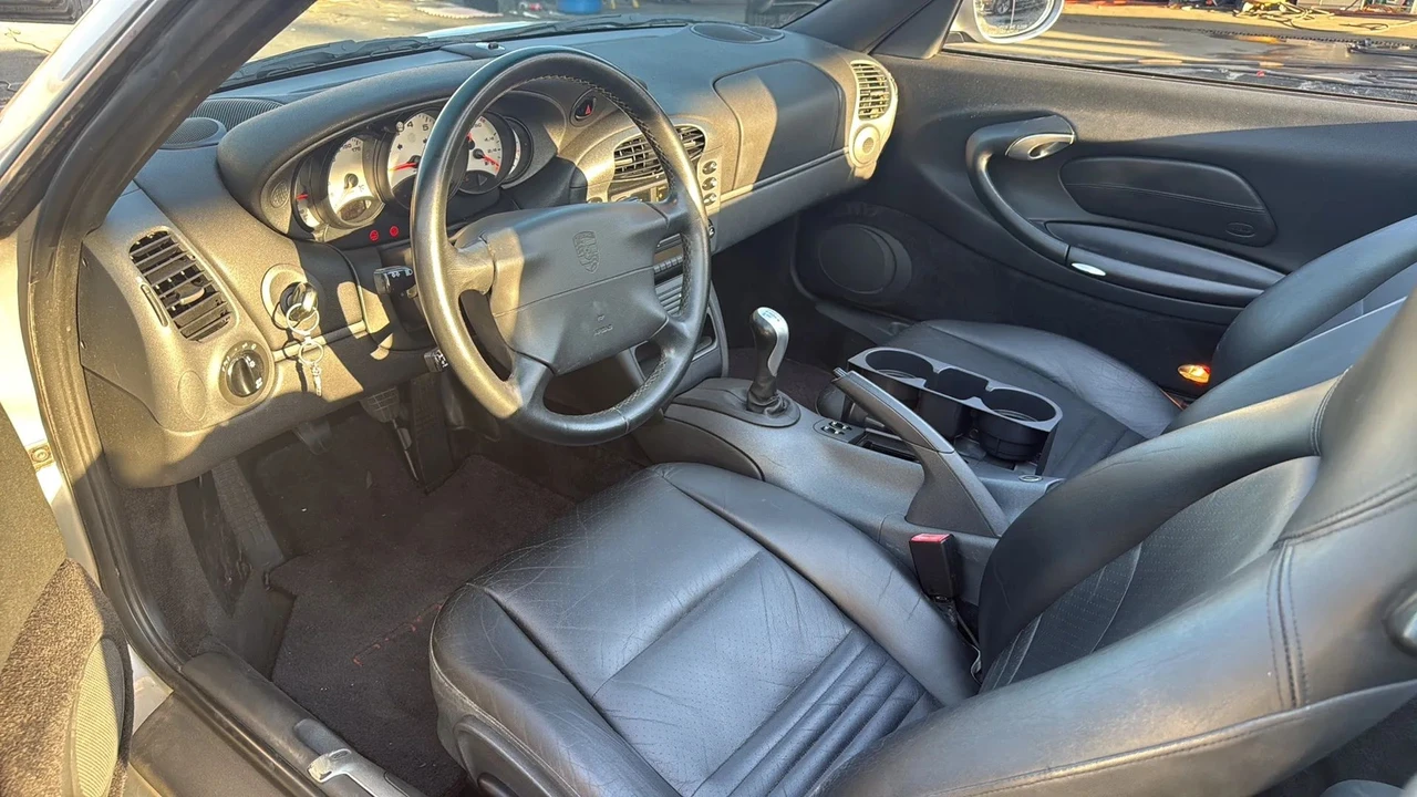 1999 Porsche 996 Carrera - Image 17 of 31