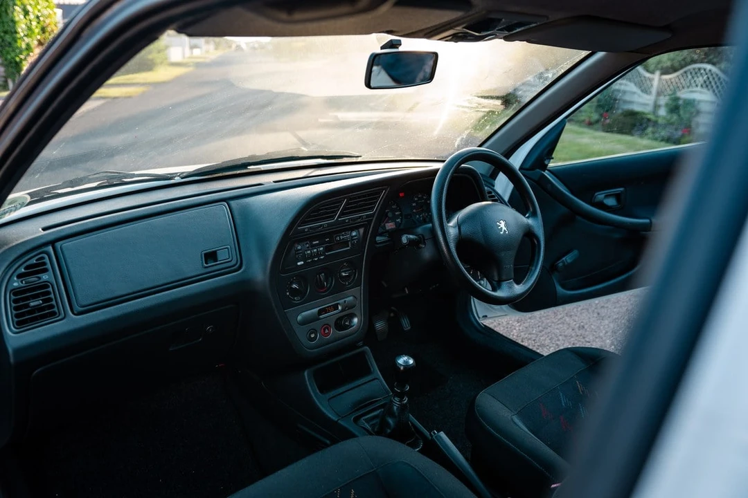 1999 Peugeot - Image 23 of 30
