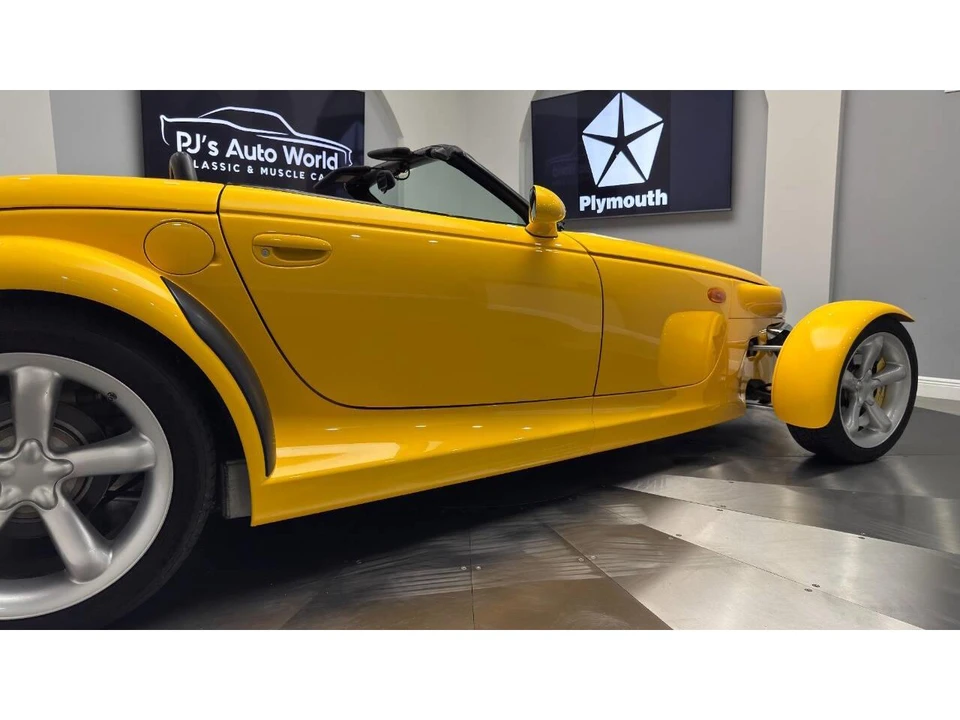 1999 Plymouth Prowler - Image 28 of 31