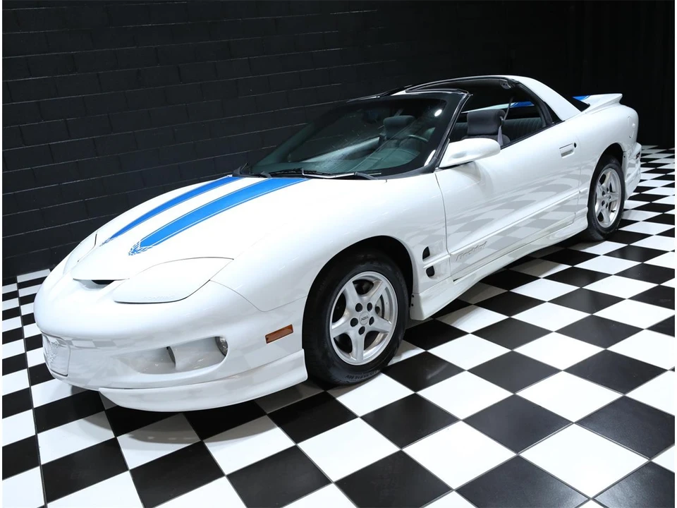 1999 Pontiac Firebird 4th Gen - Image 15 of 31