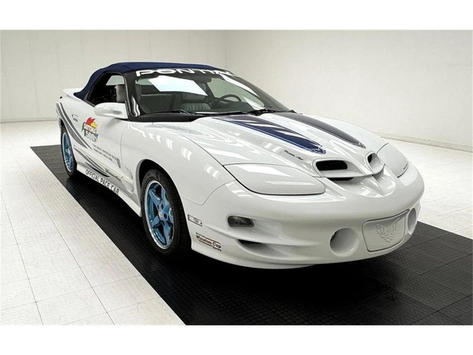 1999 Pontiac Firebird 4th Gen - Image 10 of 31