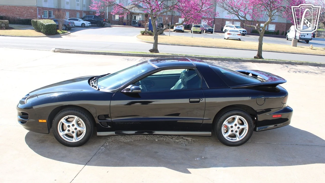 1999 Pontiac Firebird 4th Gen - Image 10 of 12