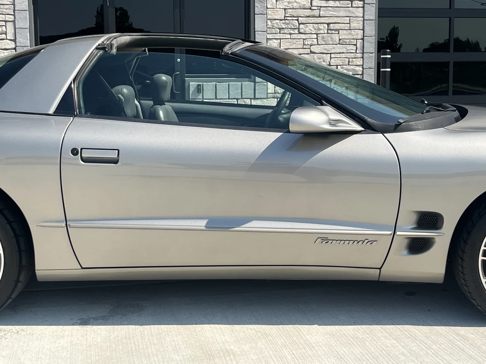 1999 Pontiac Firebird Formula 4th Gen - Image 24 of 31