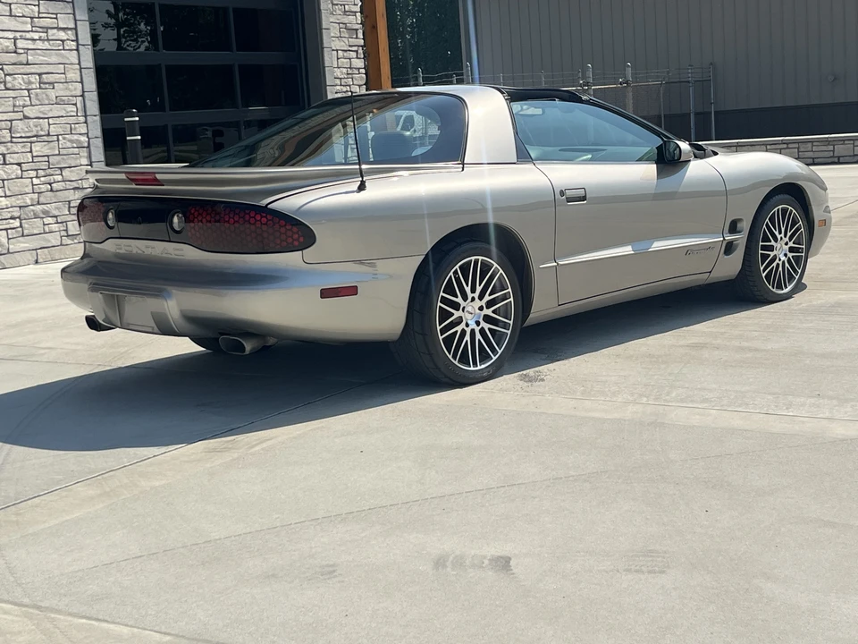 1999 Pontiac Firebird Formula 4th Gen - Image 10 of 31