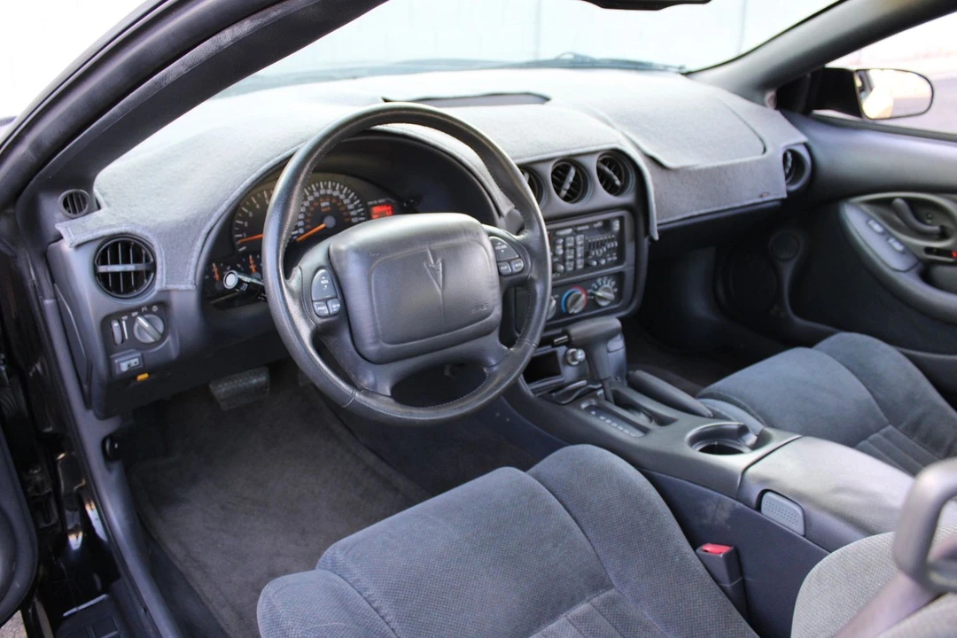 1999 Pontiac Firebird Formula 4th Gen - Image 19 of 31