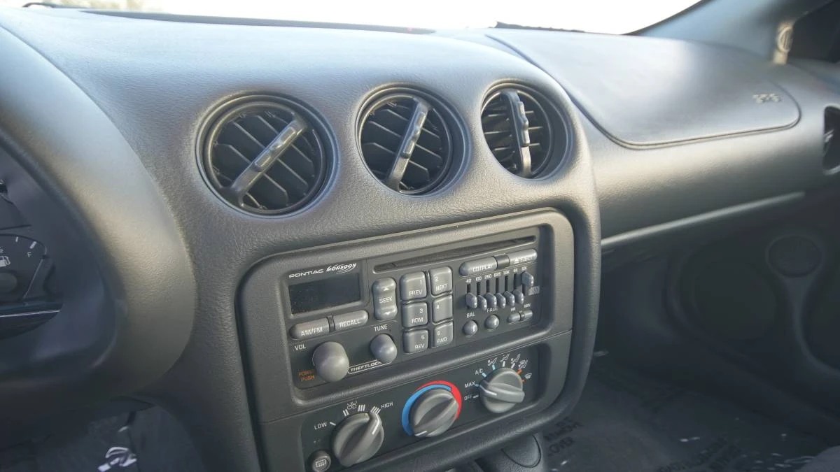 1999 Pontiac Firebird Formula 4th Gen - Image 16 of 23