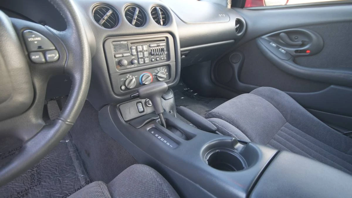 1999 Pontiac Firebird Formula 4th Gen - Image 15 of 23