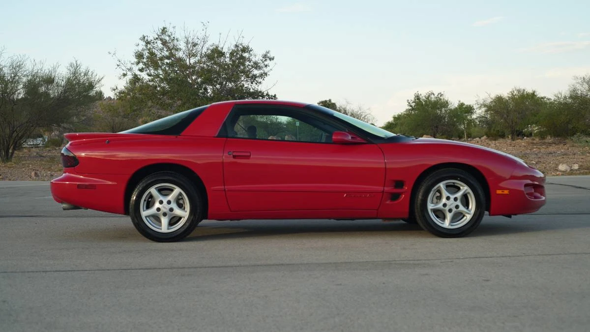 1999 Pontiac Firebird Formula 4th Gen - Image 4 of 23