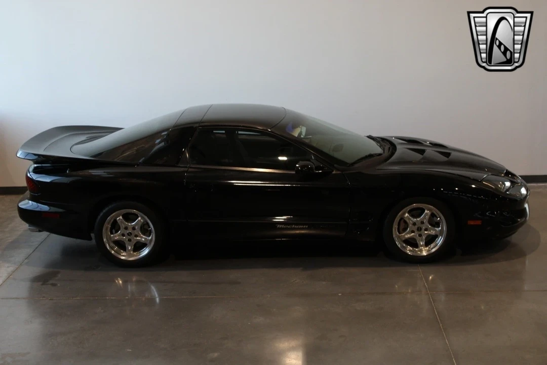 1999 Pontiac Firebird 4th Gen - Image 11 of 12