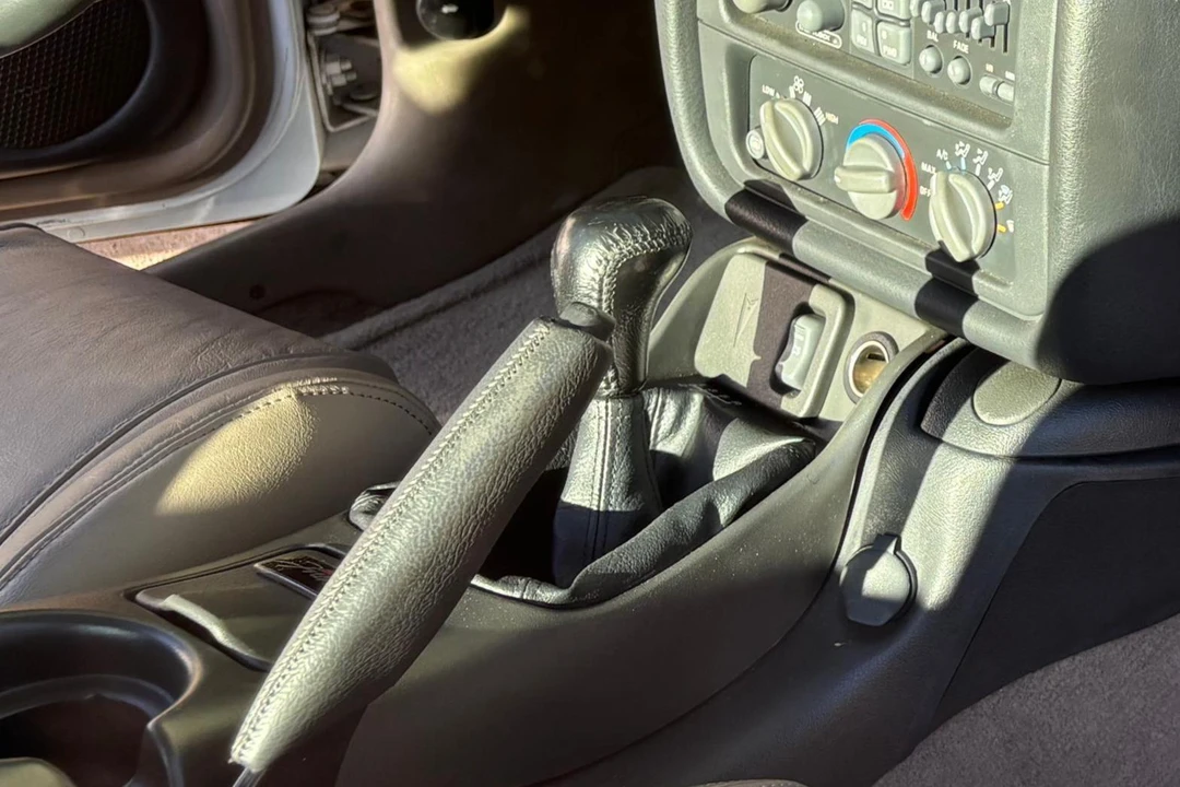 1999 Pontiac Firebird 4th Gen - Image 19 of 31