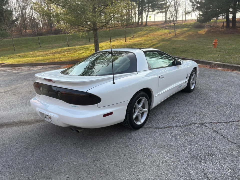 1999 Pontiac Firebird 4th Gen - Image 10 of 31