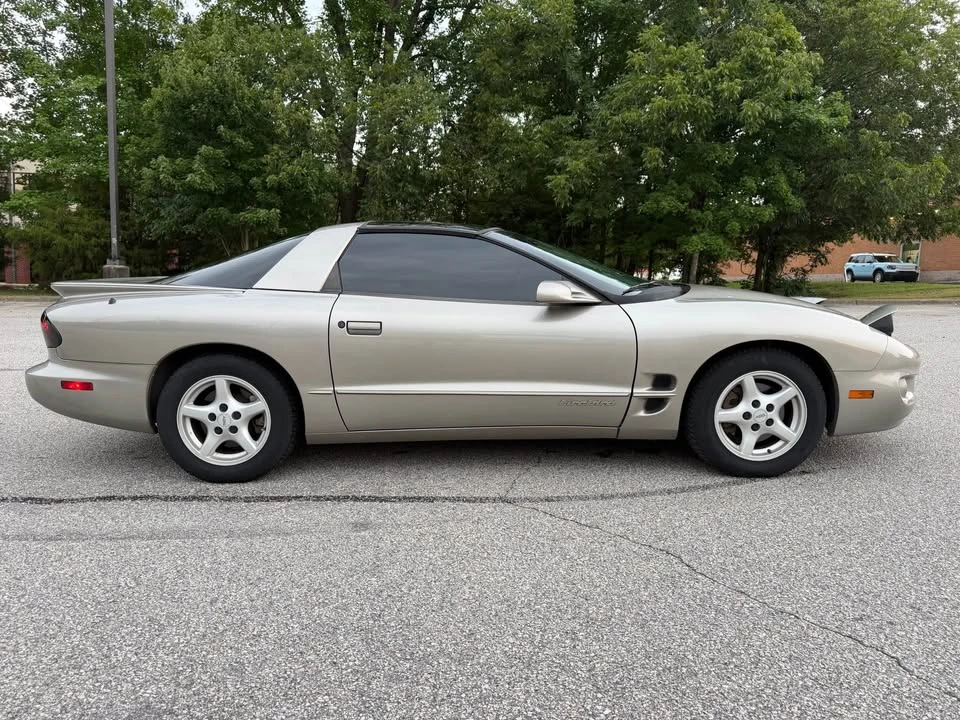 1999 Pontiac Firebird 4th Gen - Image 3 of 10