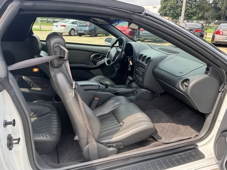 1999 Pontiac Firebird 4th Gen - Image 15 of 17